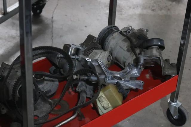 油压减震器，减震器原理图（搞来一辆“破烂不堪”的04年LC100）