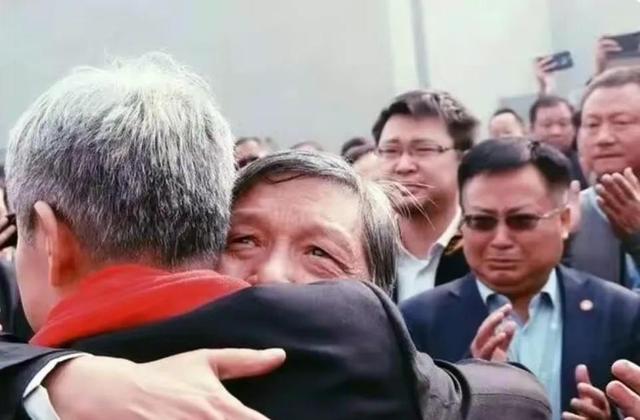 壮士暮年烈心不已意思，烈士暮年壮心不已暮年的意思（志在千里。烈士暮年）