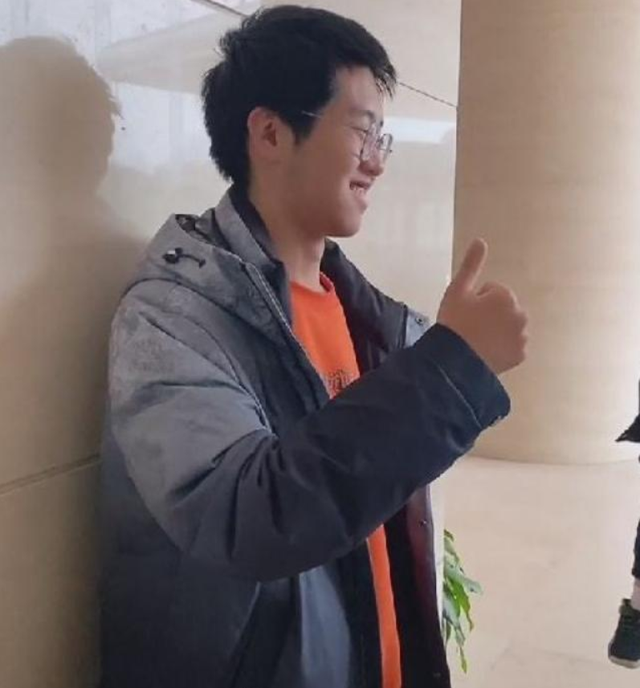 大富大贵微信招财昵称，大富大贵微信招财昵称古风（父母被网友改名为富贵爸妈）