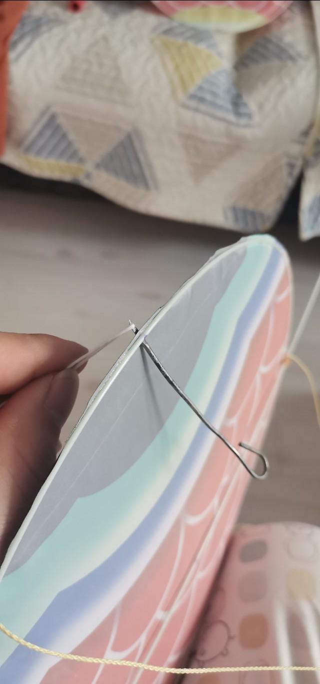 风筝的线绑在哪里，风筝怎么绑线（蜈蚣风筝绑线）