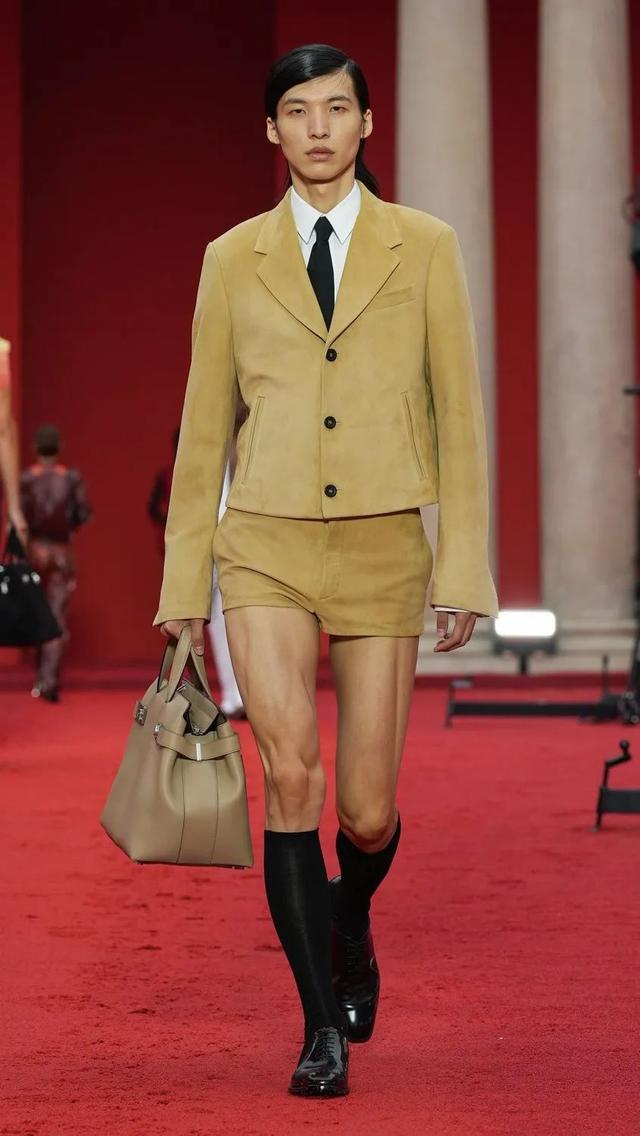 element是什么牌子，ELEMENT是啥牌子的电视（95岁的FERRAGAMO）