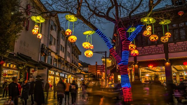 南京晚上哪里好玩的景点，上海旅游景点哪里好玩（共赴2022南京中秋佳节）