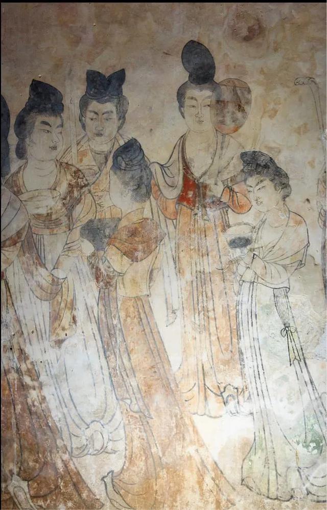 唐代墓室壁画作品，已成为国潮中顶流IP。唐代壁画临摹绘画作品收藏热