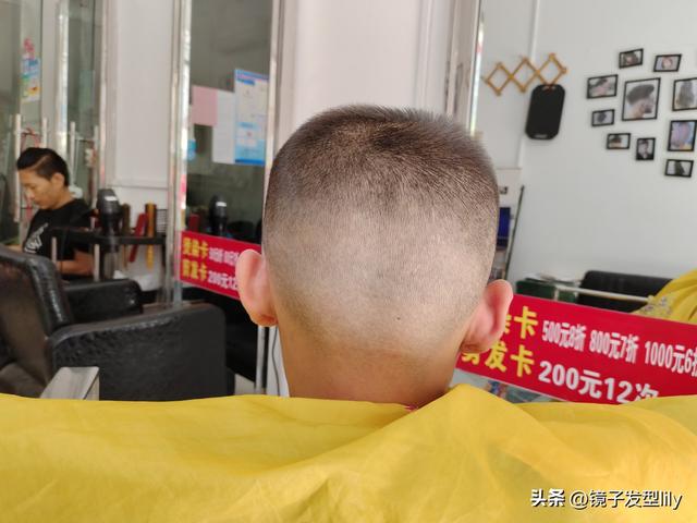 三岁男童适合剪什么发型，三岁女宝宝剪什么发型好看（最帅气的小男孩发型19款）