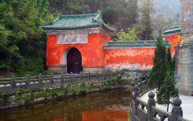 长明灯（长明灯小说，真的600多年没灭过（《长明灯》主人公）