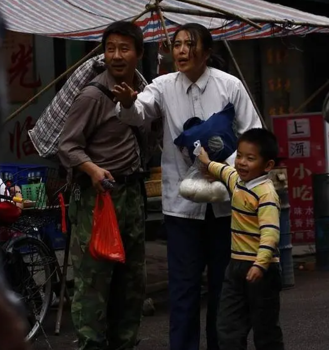 盘龙卧虎高山顶的演员，盘龙卧虎高山顶的演员是谁（把汤唯和蒋勤勤等女星放在一起）