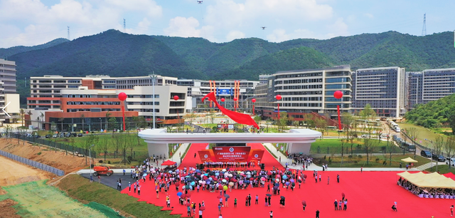 珠江职业技术学院，广州珠江职业技术学院2022年在专科院校中的排名（盘点19所建在大山里的大学）