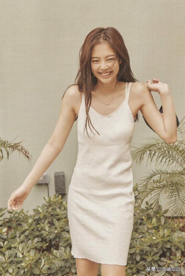 头小脸小女生适合发型，头小脸小适合什么发型女（今年流行这4种“短发发型”）