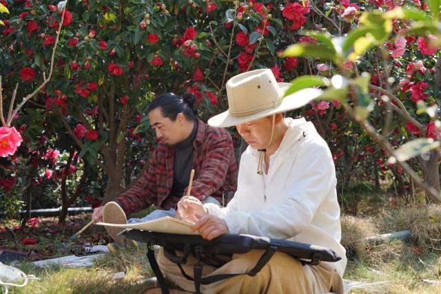 大理市春季赏花去哪里，大理开花季节（春之大理，与茶花“约会”）