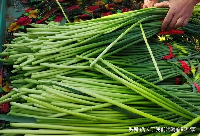 新鲜蒜苔怎么保存，新鲜蒜苔怎么保存更久（新鲜蒜薹上市了）