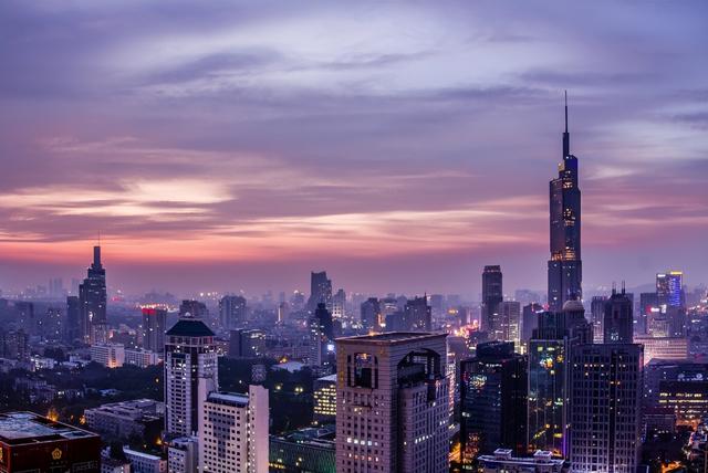 南京最有名最美味的小吃，南京小吃车哪里有卖的（南京最有名气的8种小吃）