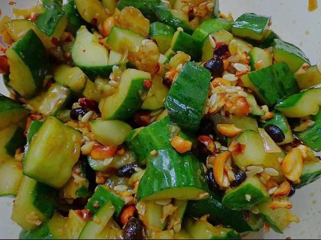 夏天有什么蔬菜，夏季都有什么时令蔬菜（夏天必吃的九种蔬菜）