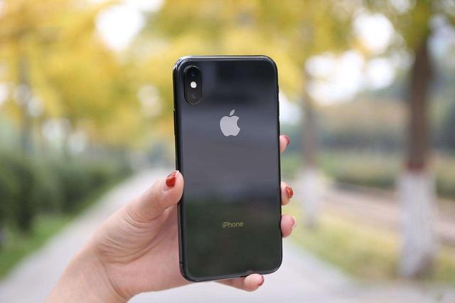 苹果x上市时间，iphonex什么时候出的（5年前的iPhone）