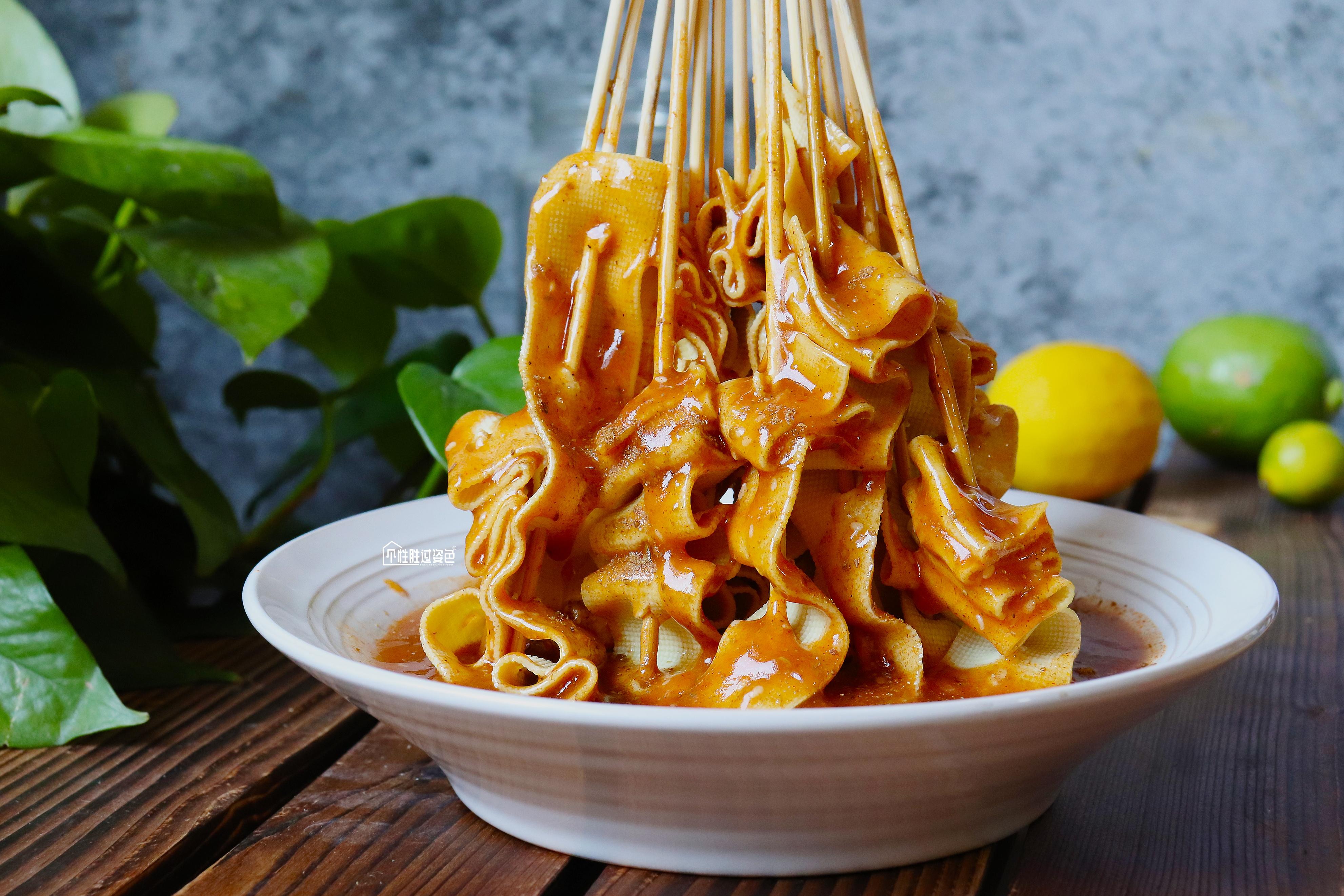 高中学校门口的小吃（这些学校门口的美食）