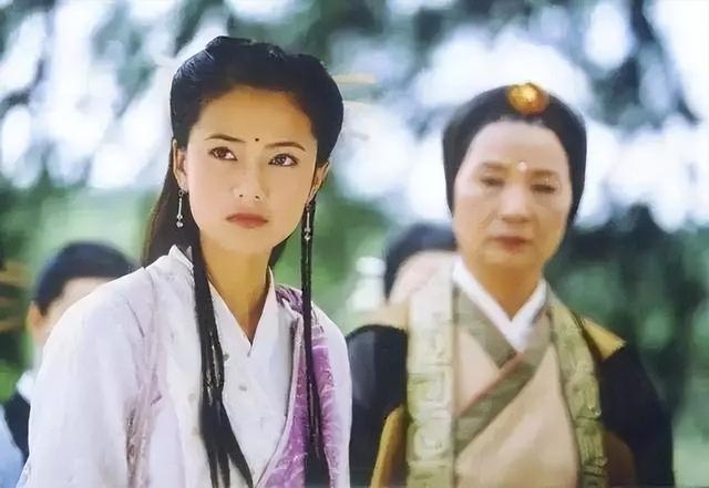 好听的女主名字，惊艳出尘清冷的女孩名（金庸给女子取名时）