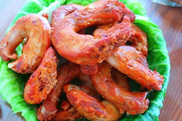 鸡胸肉有激素吗，鸡胸肉是否含有大量激素（鸡肉含有大量激素）