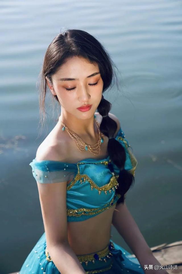 学院风裙子这么搭配秒变校园女神，学院风格裙子（还记得你的初恋吗）