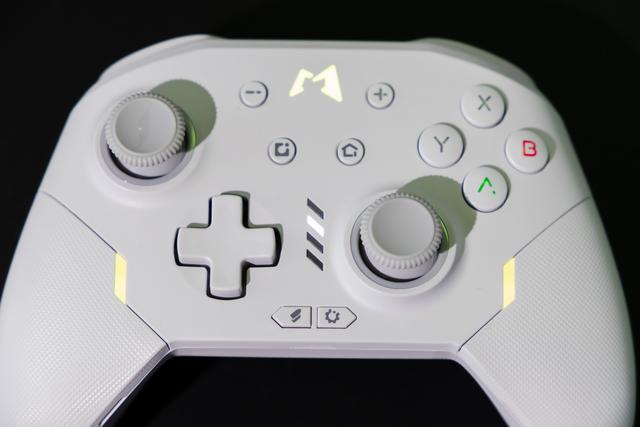 适合男孩子的玩具有哪些，男孩子适合买什么玩具玩（双马达线性扳机硬核手柄）