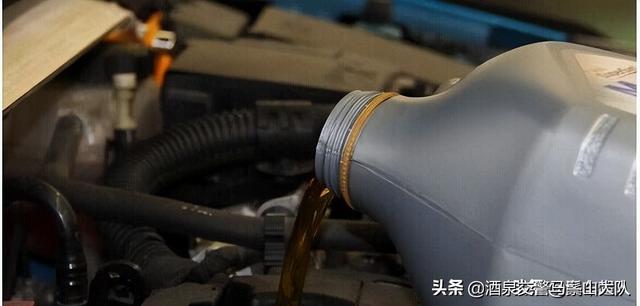 烧机油是什么意思，发动机烧机油解决办法（哪些现象表示汽车烧机油了）