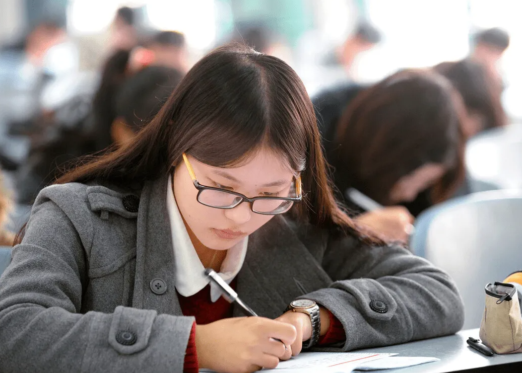 大学英语六级多少分过（大学英语四六级考试）