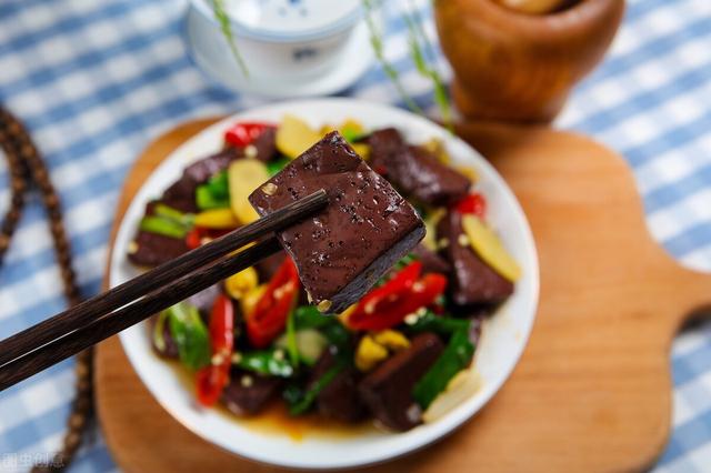 红色肉类食物有哪些，红色肉类食物有哪些名字（吃这类食物对身体好吗）
