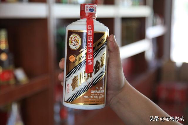 生日宴怎样发微信请客，生日请人吃饭简短邀请短信（内行人教你3句话）