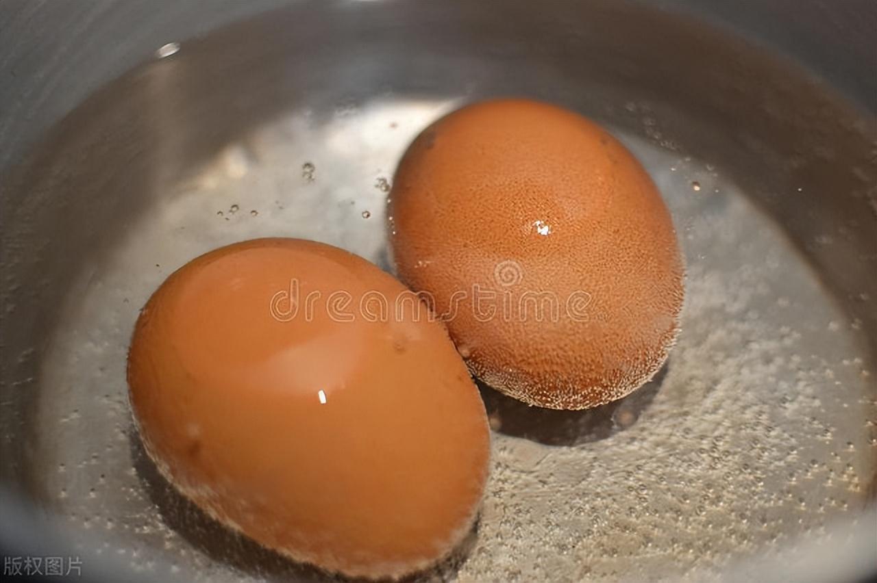 醋泡鸡蛋的功效与作用(醋泡鸡蛋七天的功效与作用)
