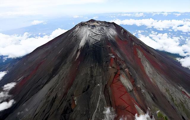 富士山是活火山吗，富士山是活火山吗还是死火（日本富士山再次拉响“警报”）
