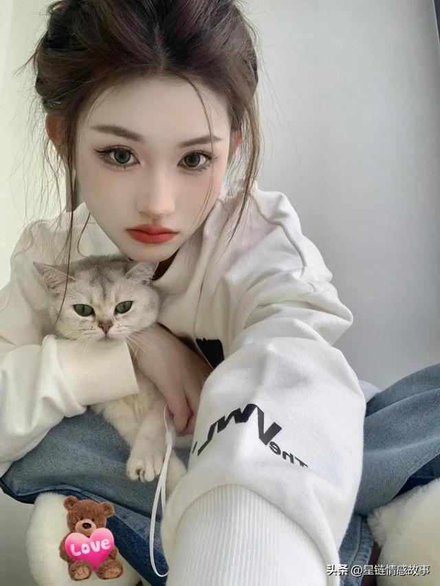 女生爱上男生的表现，女生爱上男生的表现有哪些（女孩爱上你的三种表现你知道吗）