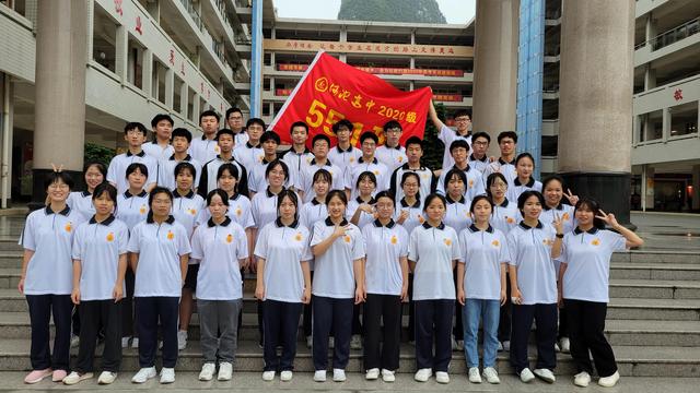 1,可怜父母赤诚心,寄语孩儿苦打拼一一河池高中家长为高三孩子寄语