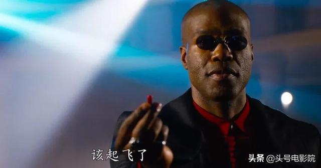 《黑客帝国4》口碑出炉!喜欢的打满分神作,批评者嘲笑是翻拍
