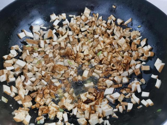 包菜包子馅配料怎么配，菜包子馅料配方（遇到此菜别错过）