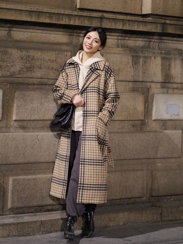 卫衣搭配什么外套，带帽卫衣搭配什么外套（时髦显瘦又高级）