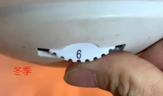 怎么才能不让冰箱冷冻结冰，如何不让冰箱结冰结霜（只需动一下这里）