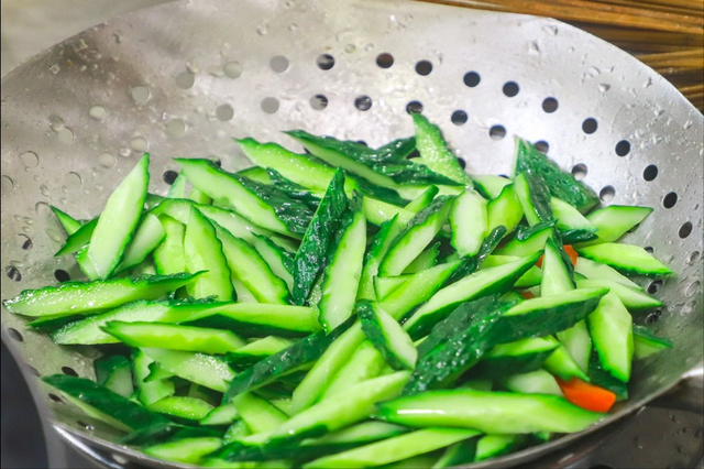 最有效减肥食谱，一周让你饱着瘦下去（这个夏天有口福了）