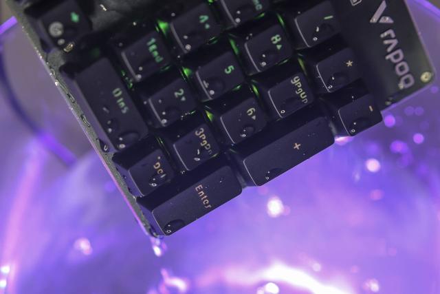 台式机调亮度按f几，笔记本调亮度（雷柏V520RGB合金版）