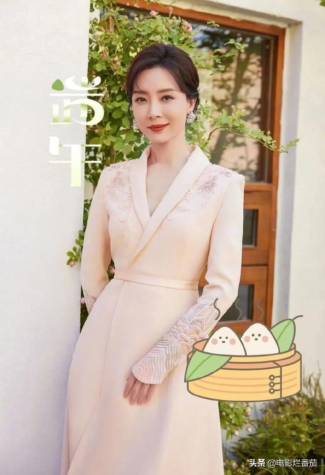 端午节穿什么衣服，2021端午节气温穿什么衣服合适（陈数似画中美妇）