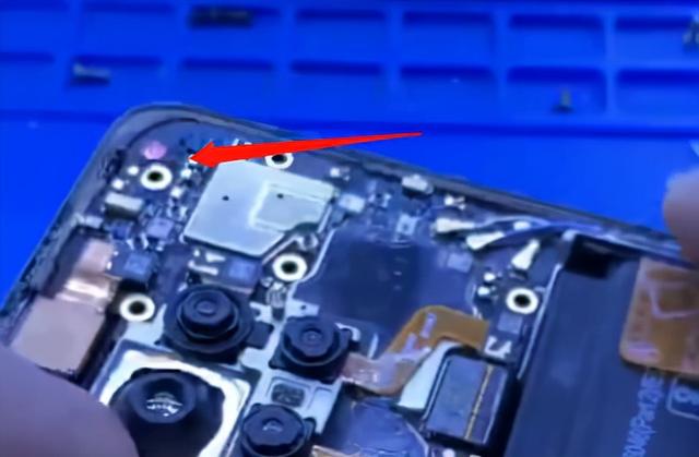 手机进水黑屏但有反应，手机进水屏幕黑了但是有反应怎么了（红米note9进水不显示）