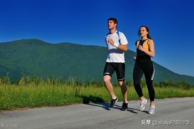 哪种跑步技巧让你跑的更快，跑步有哪些技巧（充分享受跑步的乐趣）