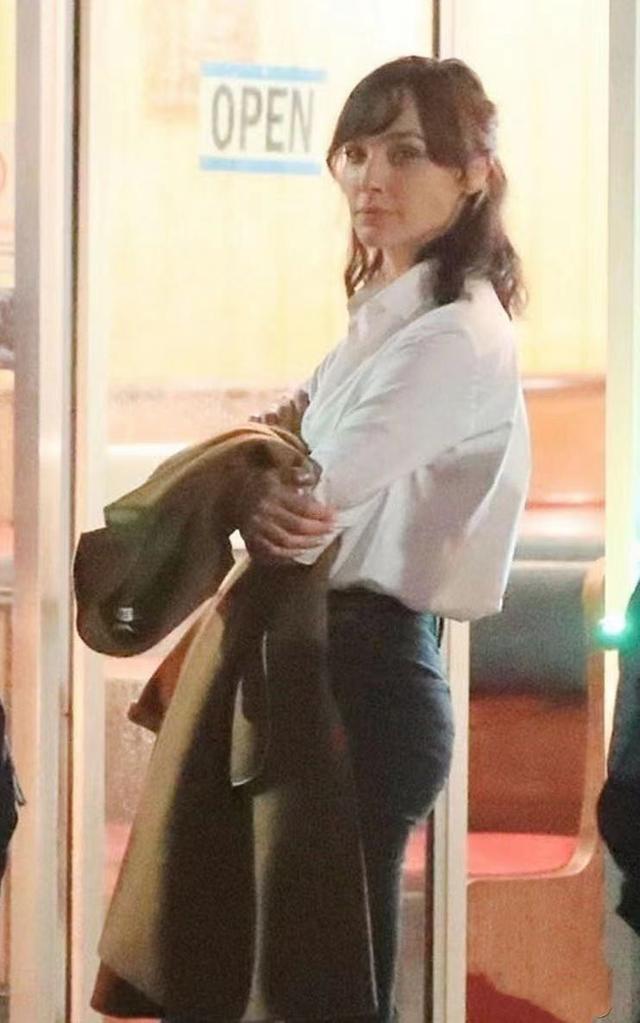 铁石心肠演员表，新铁石心肠男主一开始喜欢的是谁（37岁盖尔加朵新片化身间谍）