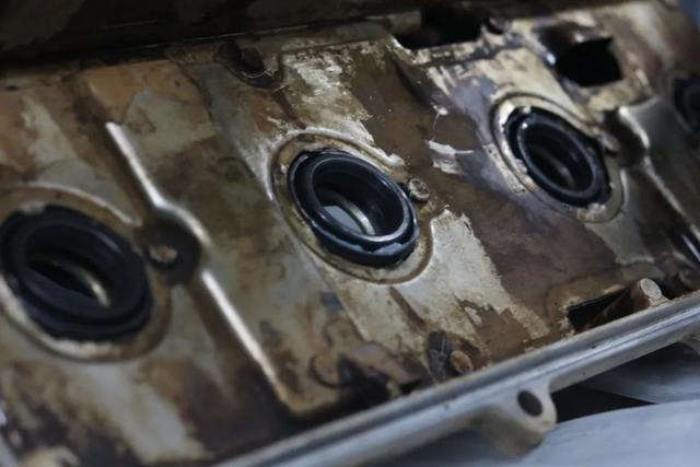 油压减震器，减震器原理图（搞来一辆“破烂不堪”的04年LC100）