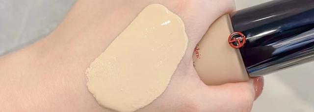 粉底液排行榜前十名的牌子，什么大牌粉底液好用（值得回购的四款大牌粉底液）