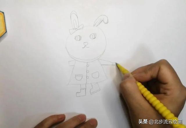 怎么画兔子，怎么画兔子女孩（儿童画教程：小兔子）
