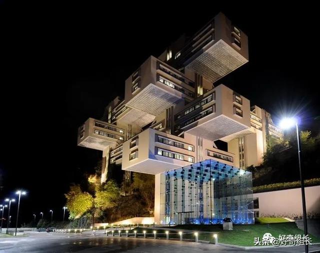 俄罗斯建筑风格，俄罗斯的建筑风格是什么（废土朋克、未来乌托邦、外星人基地）