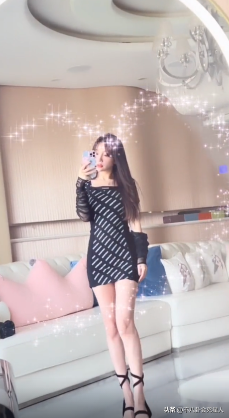40岁李小璐穿露腰装现身寺庙，离婚3年身材越来越火辣