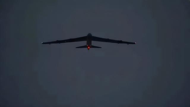 美军研发新轰炸机，我国新型战略轰炸机（美军B-21隐轰正式发布）