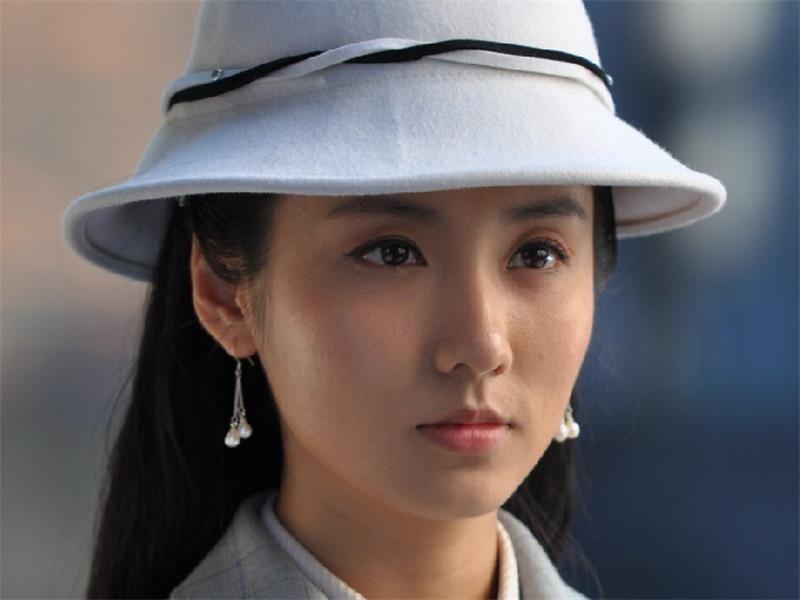 重庆最美女孩,这10位重庆女星,个个肤白貌美 *** 辣的 - 龙腾网