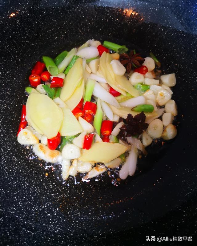 煮小龙虾的方法和教程，如何煮小龙虾好吃又简单（从挑到煮超详细分享）