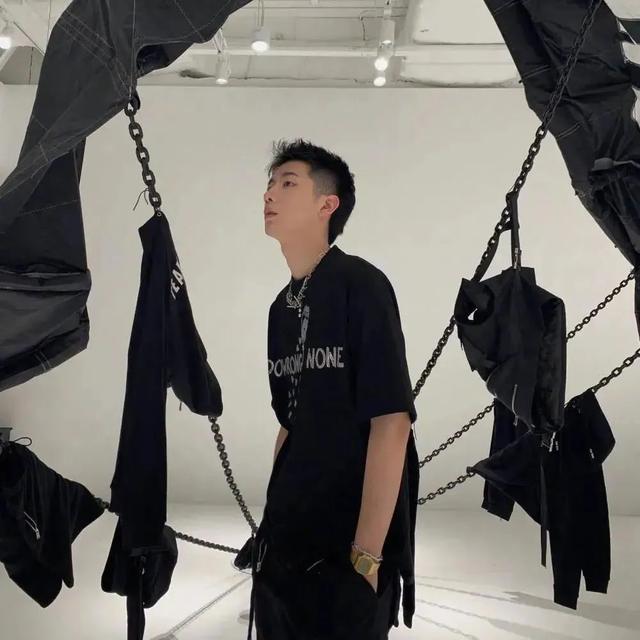 微信头像尺寸是多少，微信头像的尺寸是多少（自己动手拍情侣头像简直太甜了）