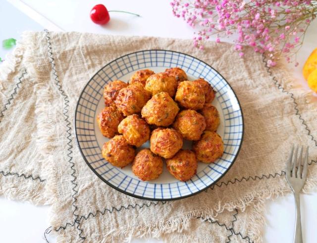 空气炸锅炸丸子，空气炸锅怎么做牛肉丸好吃（自制胡萝卜丸子）